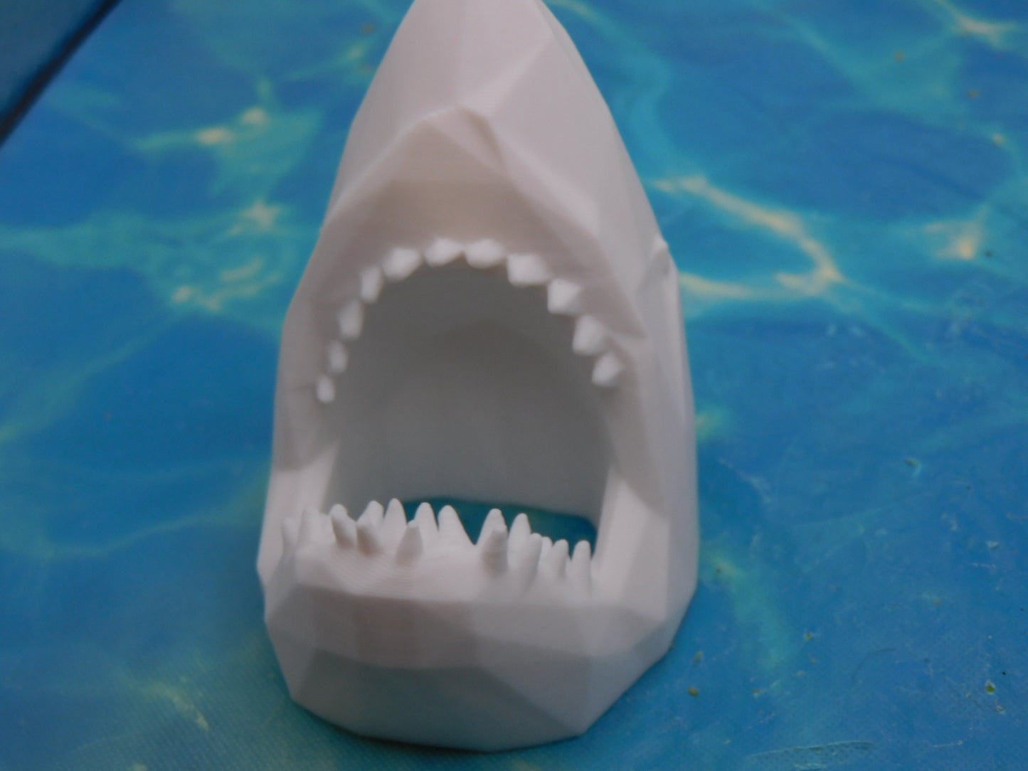 Shark Shaped Tooth Stand